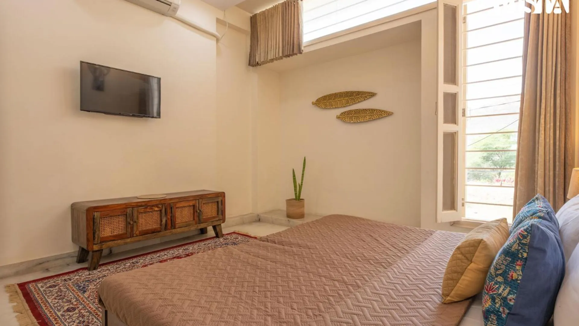 Stayvista At Arka Crest With Jacuzzi, Bonfire, Wi-Fi 우다이푸르 빌라